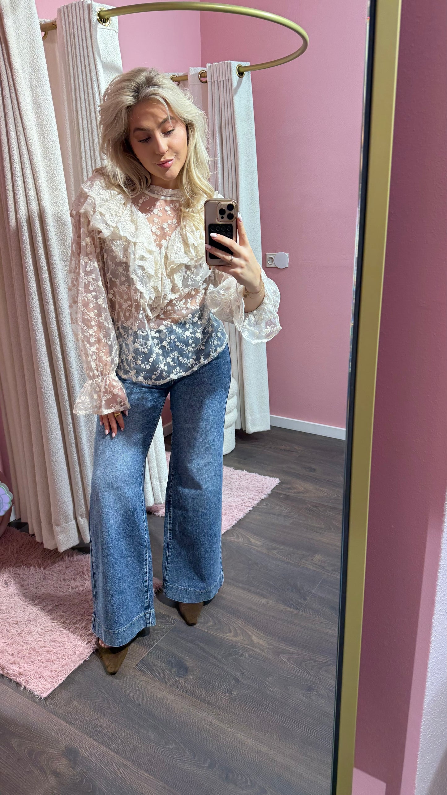 Ruffle lace top - Studio Anna Mae