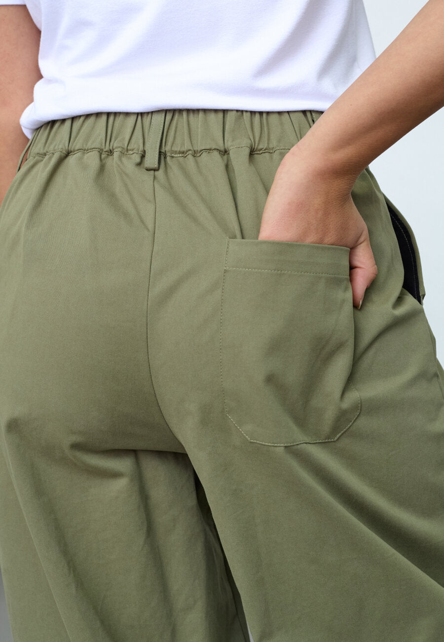 Edith Pants Army