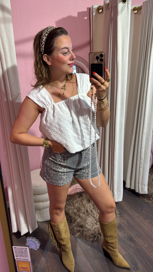 Short Nola